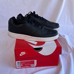 Women Nike Evernon Low